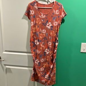 Isabel maternity size xl ruched short sleeve ¾ length dress